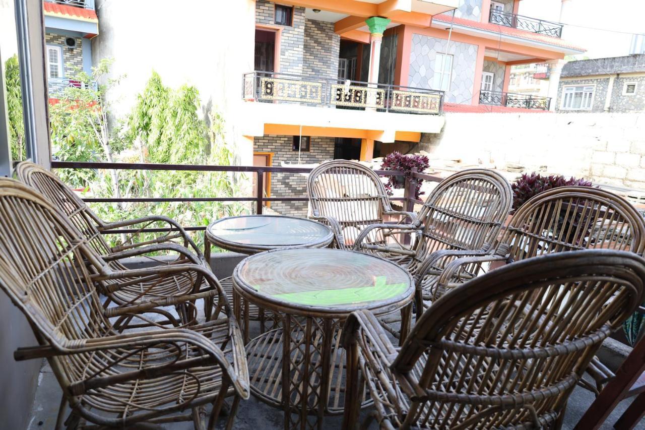 Margik Backpackers Hostel Pokhara Exterior photo